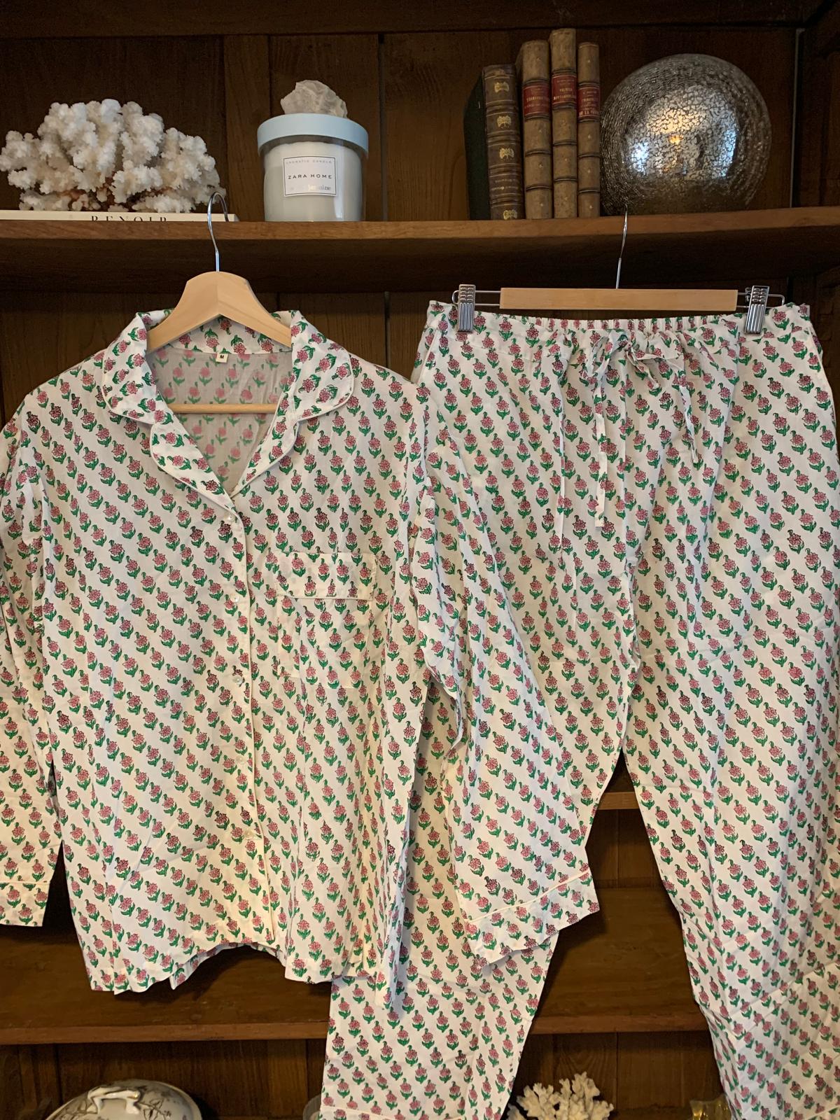 Pijama florecitas rosas