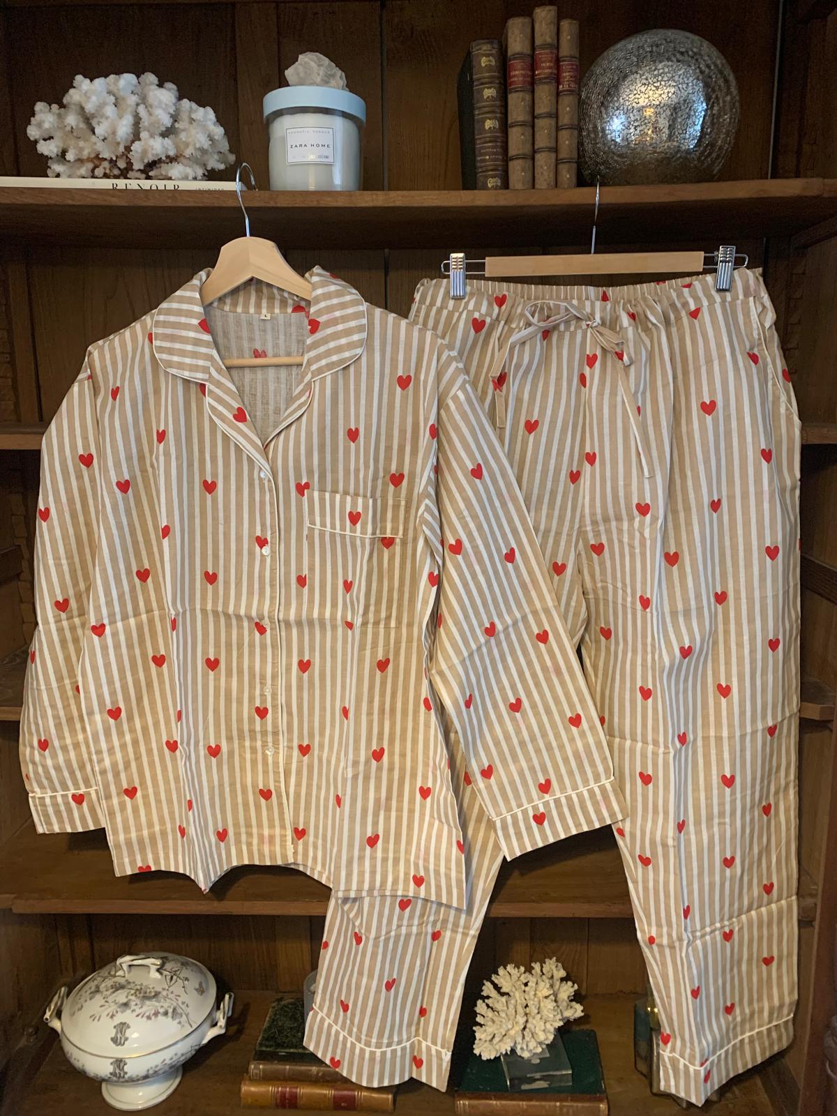 Pijama rayitas beige