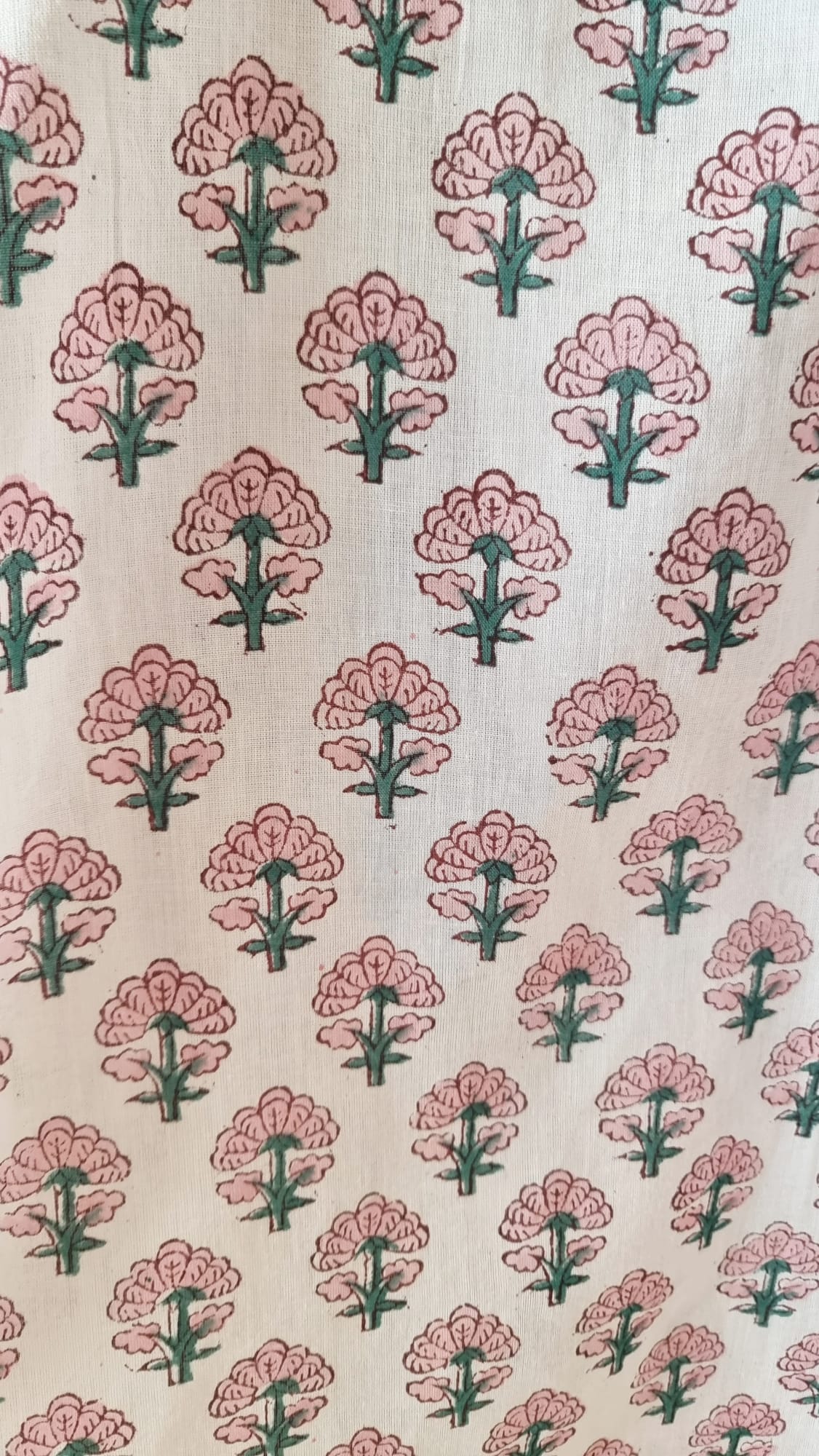 Camisa blanca florecitas rosa