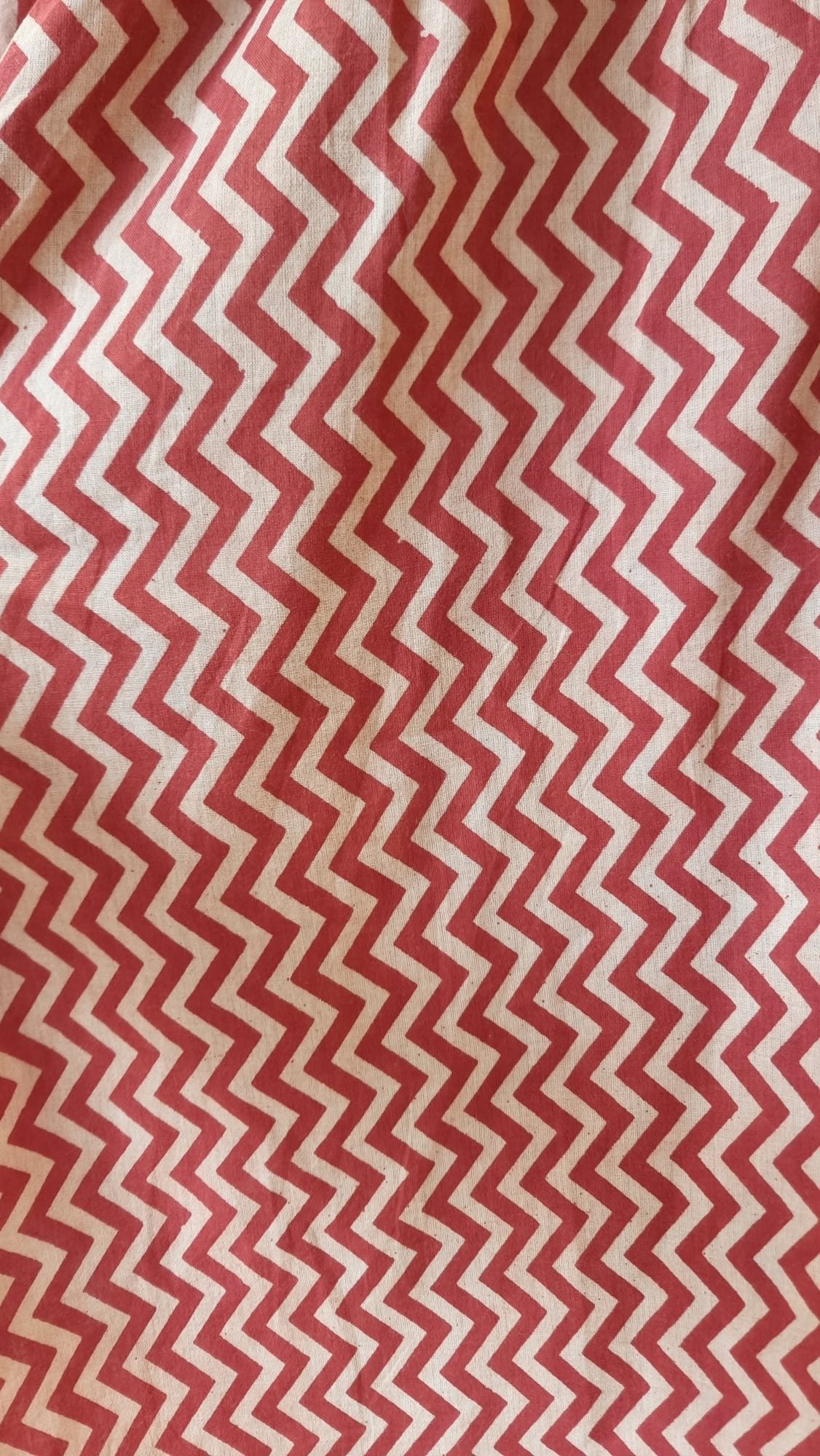 Camisa botones zig zag teja y beige