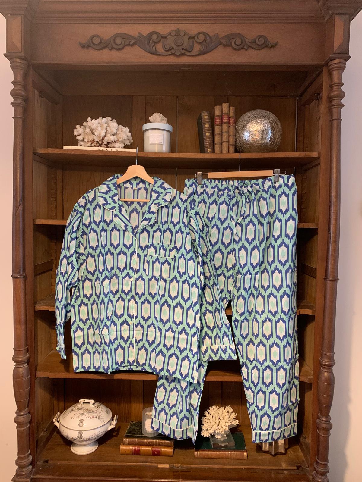 Pijama geométrico azul