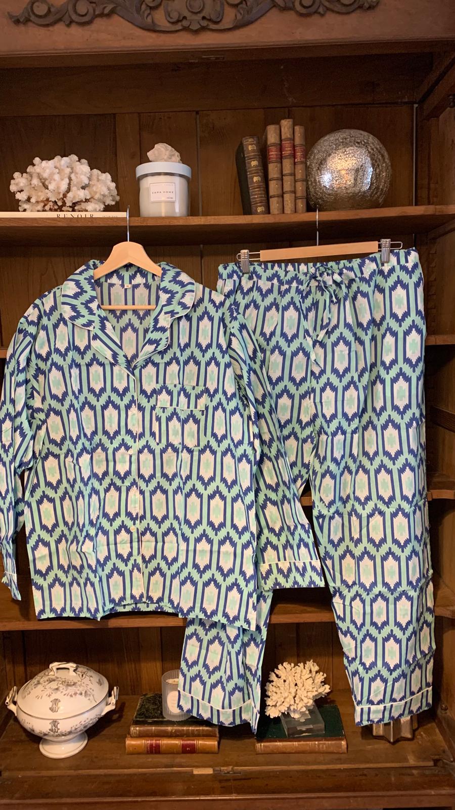 Pijama geométrico azul