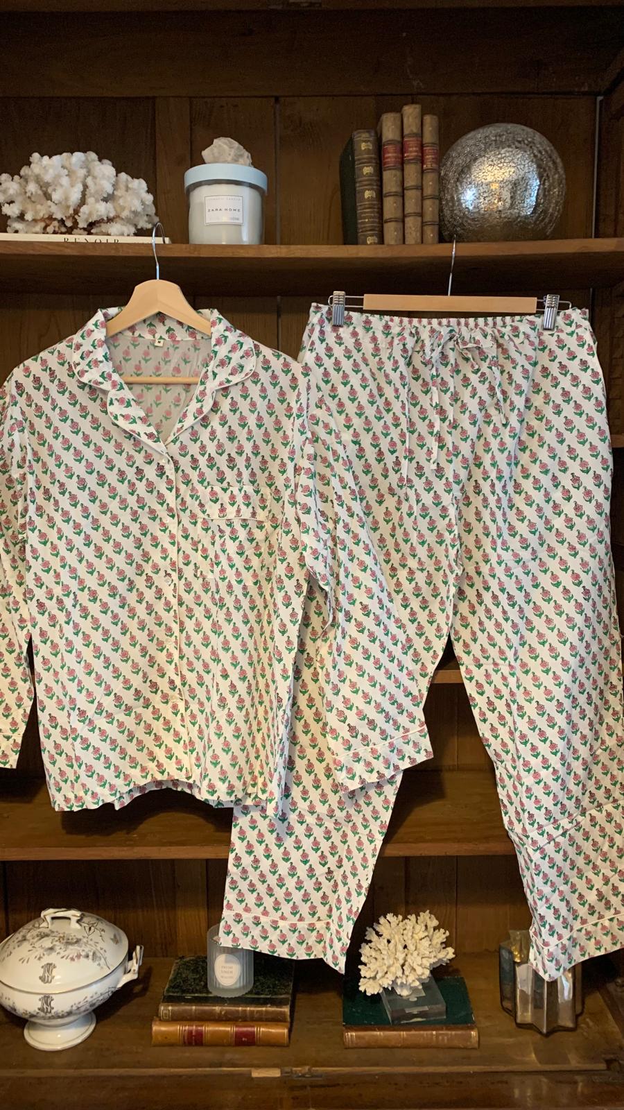 Pijama florecitas rosas