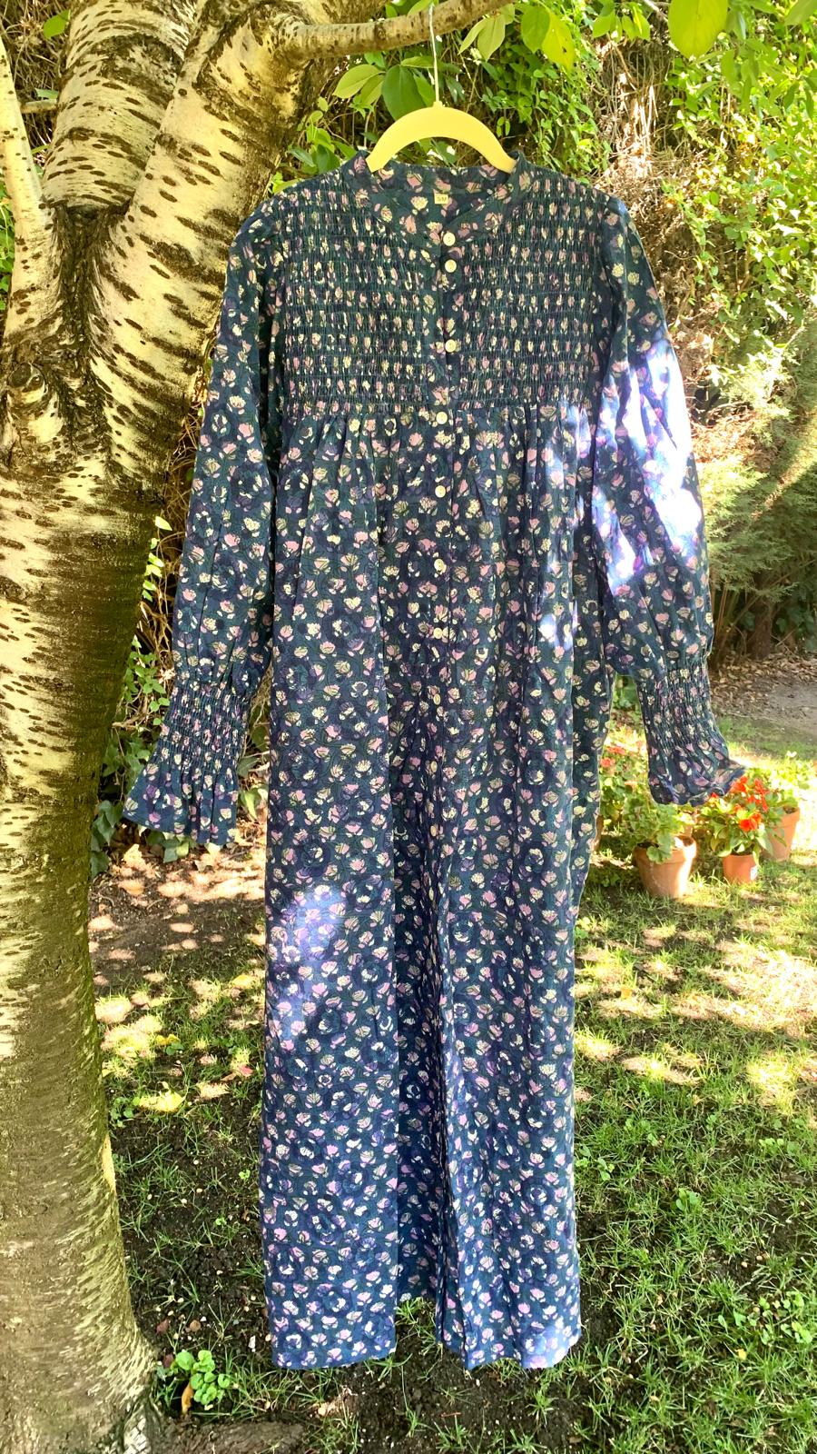 Vestido flores azul marino
